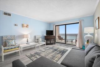 Cozy 2 Bedroom Oceanfront Condo at the Towers! - 7