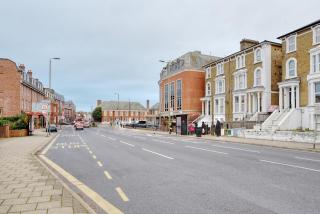 Peaceful Pen in Bromley - 5