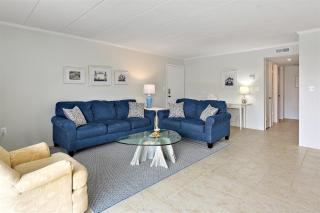 2 Bedroom 60th Street Oceanside Condo Just Steps to the Beach! - 5