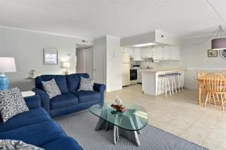 2 Bedroom 60th Street Oceanside Condo Just Steps to the Beach! - 4