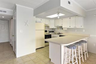 2 Bedroom 60th Street Oceanside Condo Just Steps to the Beach! - 3