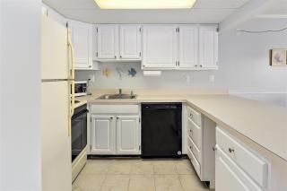 2 Bedroom 60th Street Oceanside Condo Just Steps to the Beach! - 2