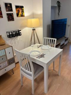 Cozy 2-Room Private Apartment near U1 subway - 7