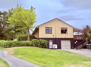 Kiwi Holidays in Cromwell - 0