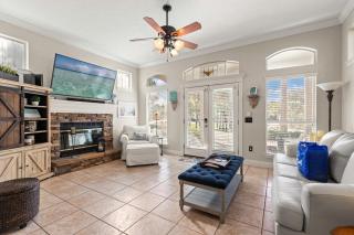 Sunset Cove: Charming 3BR/3BA Beach House Sleeps 8 with Sunsets & Serenity - 5