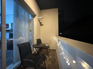 Cozy City Center Flat w Netflix - 9