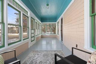 Downtown Gillett Bungalow, Fireplace, 3B, Historic - 4