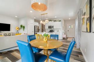 Deco Townhouse - 3 bedroom 2 story private home - 1