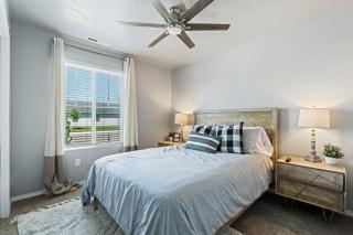 Spacious Cool Springs! Central Nampa 3 Bed - 3