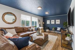 Caldwell Lux Getaway! Large Family Friendly Home - 9