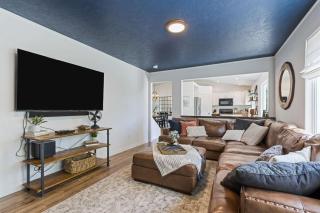 Caldwell Lux Getaway! Large Family Friendly Home - 7