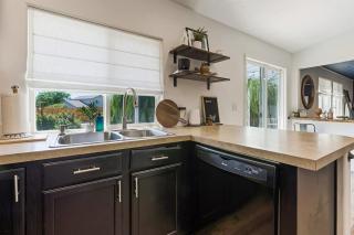 Caldwell Lux Getaway! Large Family Friendly Home - 4