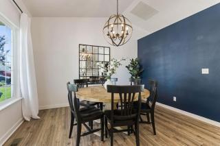 Caldwell Lux Getaway! Large Family Friendly Home - 2