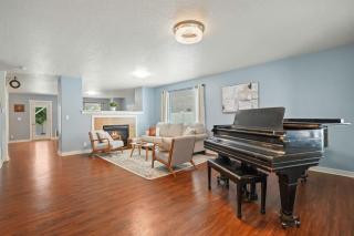 Large Nampa Gathering! Basketball courts Community - 9