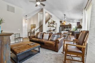 Southwestern Style 4 Bedroom Nampa Home Sleeps 16! - 0