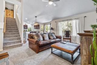 Southwestern Style 4 Bedroom Nampa Home Sleeps 16! - 9