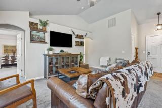 Southwestern Style 4 Bedroom Nampa Home Sleeps 16! - Nampa - 6