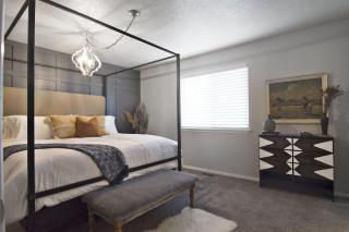 Southwestern Style 4 Bedroom Nampa Home Sleeps 16! - 2