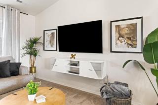 Modern Comfort Caldwell 3b2b Home Sleeps 8! - 1