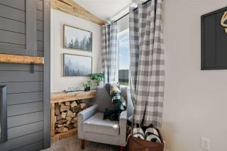 Modern Cabin Vibes, Vaulted ceilings, Sleeps 8! - 1