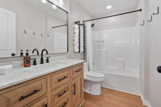 Caldwell Cliff Swallow Guest House - 5