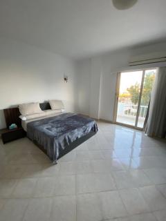 Ritz Apartments - By Sinai Stays - 5