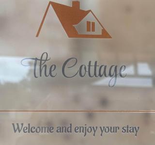 The Cottage - Cozy 3-Bed Beerwah - 9