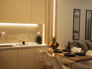 Lunix Luxury Apartment on Metro Station - 2