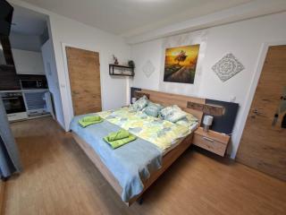 HomeW4 - Tiny Apartment - 9