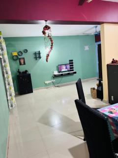 Chic comfort meets city vibes - Home awaits in serenity - 0