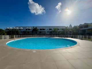 Pearl View Condo - 1