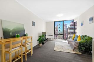 Luxury Southbank High-Rise with Pool & Gym - 6