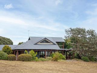 Sailors Hill Retreat - Space and Serene Views - 7