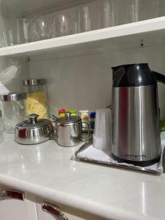 Casa completa com 1 suite e 1 quarto climatizados,com garagem - 1