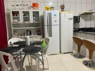 Casa completa com 1 suite e 1 quarto climatizados,com garagem - 3