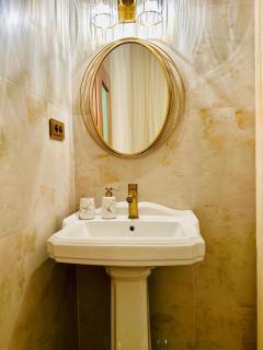 Window to the Christmas market - 1