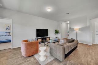 Marbella Lane - Polished 3BR Home in Austin TX - 2