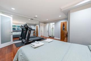 Luxury 1200 squft 2BR Shaughnessy Suite Near YVR & DT - 5