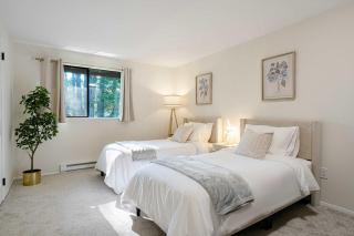 Marbella Lane-Cozy Luxury Townhome near Microsoft - 1