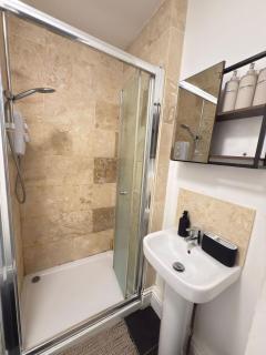 The Modern Nest By Cambridge Central Station - 9