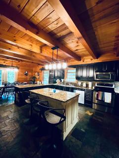 Rideau Lakes Rustic Chalet in Relaxing Natural Setting - 4
