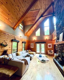 Rideau Lakes Rustic Chalet in Relaxing Natural Setting - 2