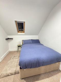 The Traveller's Nest by Cambridge Central Station - 4