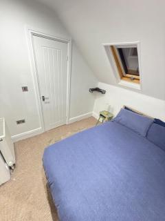 The Traveller's Nest by Cambridge Central Station - 3