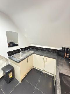 The Traveller's Nest by Cambridge Central Station - 1