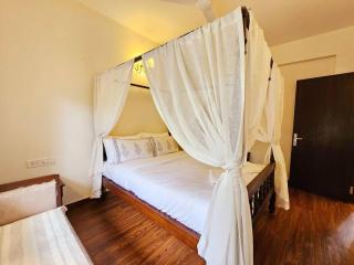 Premium 6BHK Villa Combo in Assagao with Shared Pool - 2