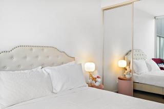 Bright 2-Bed Home with Secure Parking - 1