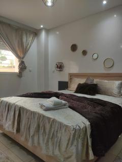 Modern Apartment with Pool Access - 7