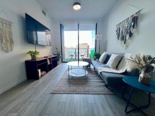 Live Miami Vibes 2 Bedrooms Bayside Steps City Views Pool - 2