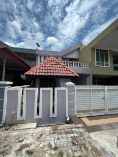 Shahzie Nirwana Pool Homestay Klebang - 0